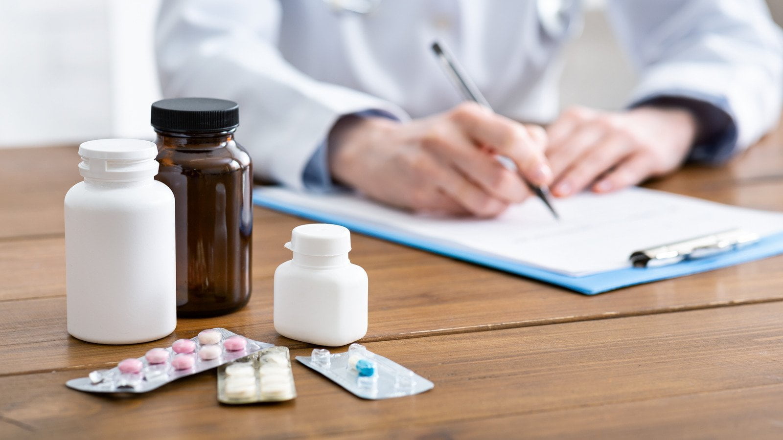 doctor prescribing medicine