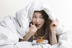 eating before sleep تاثير الاكل قبل النوم