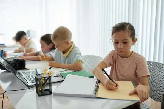 أوميغا 3 للأطفال والتركيز في المدرسة